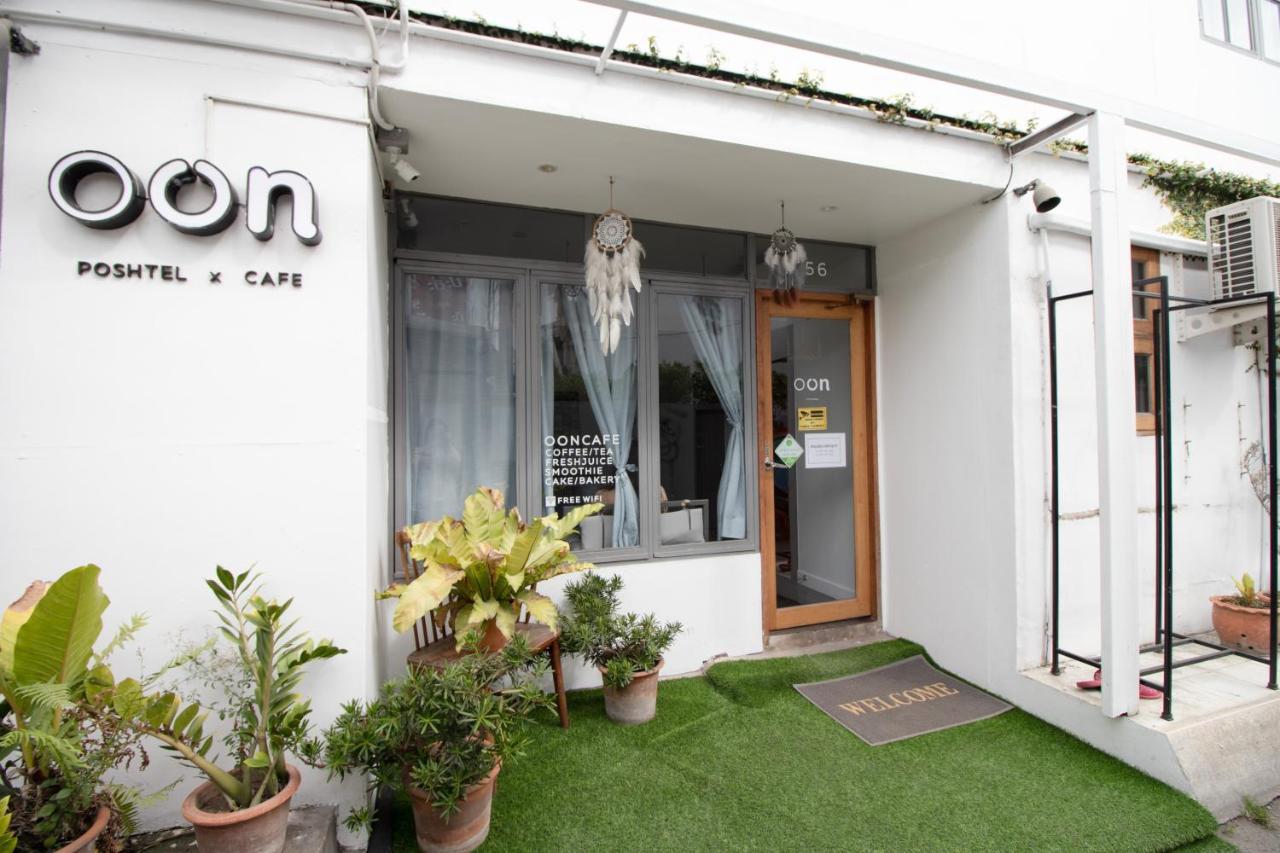 Oon Poshtel X Cafe Vandrarhem Chiang Mai Exteriör bild
